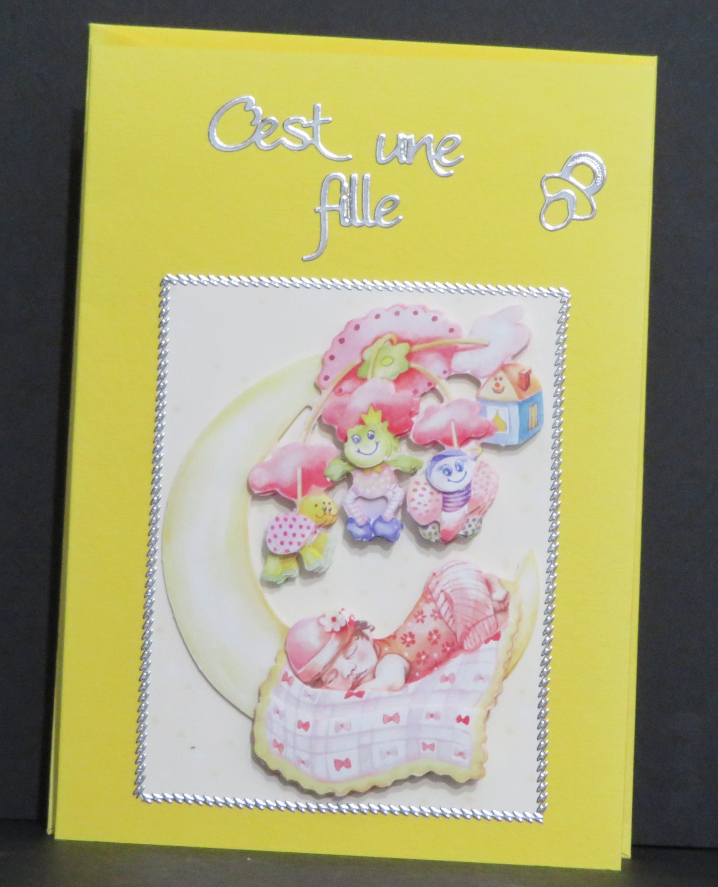 Carte artisanale - C'est une fille (version colorée)