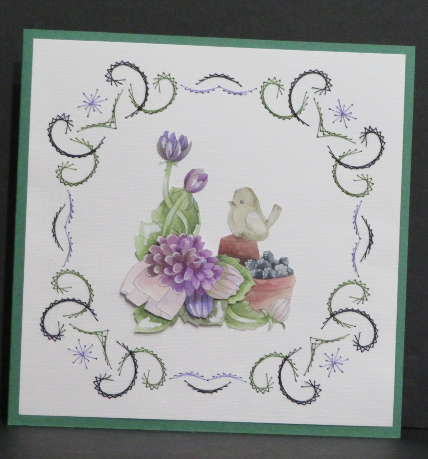 Carte artisanale 3D et broderie - Fleurs violettes