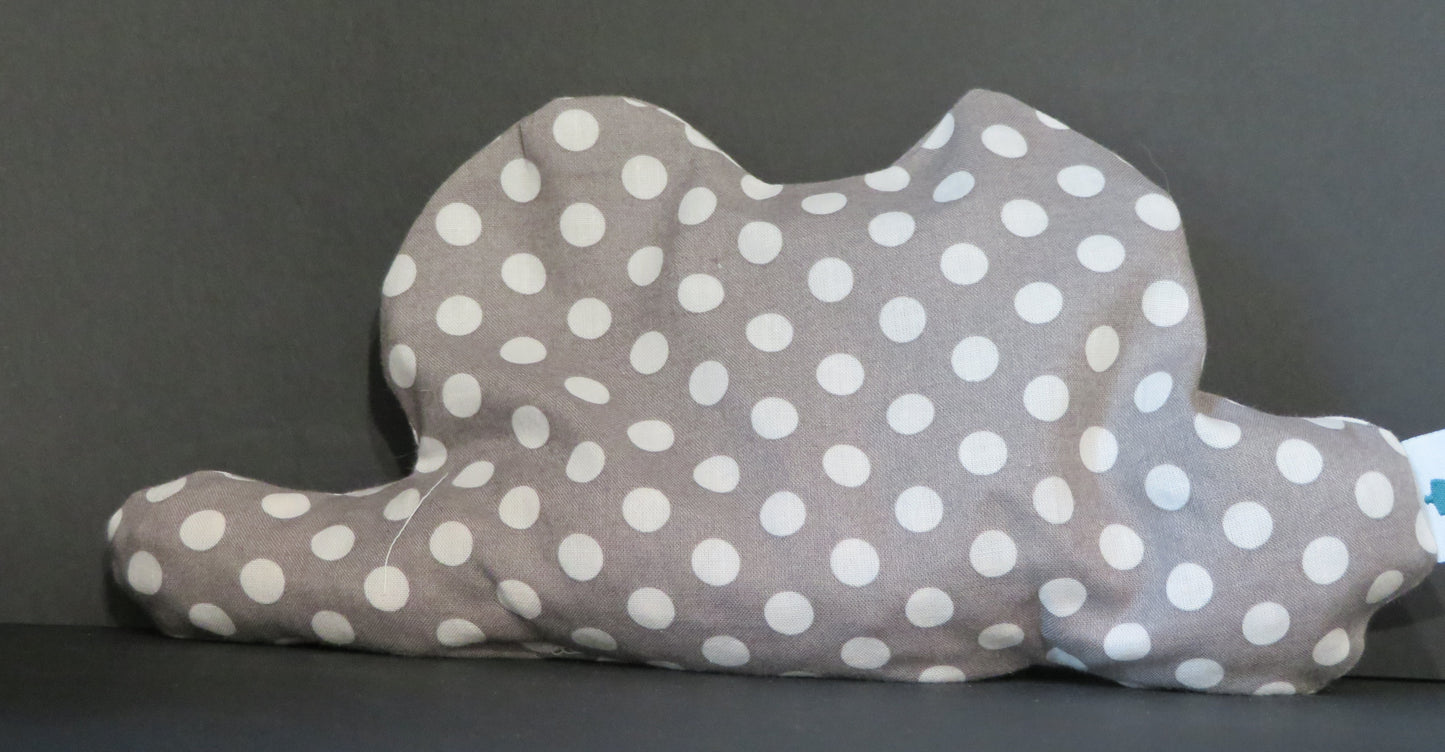 Coussin nuage aux noyaux de cerises