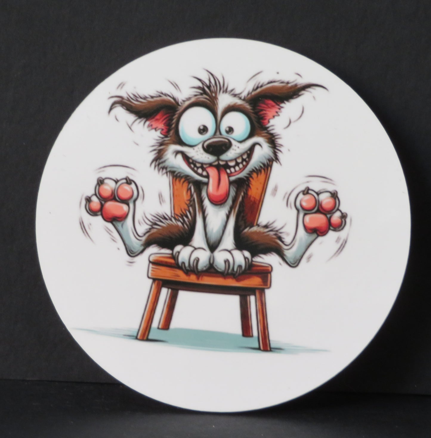 Sous-verre humour - Chien excité sur sa chaise