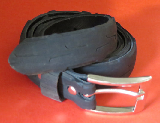 Ceinture profilée en pneu de vélo recyclé